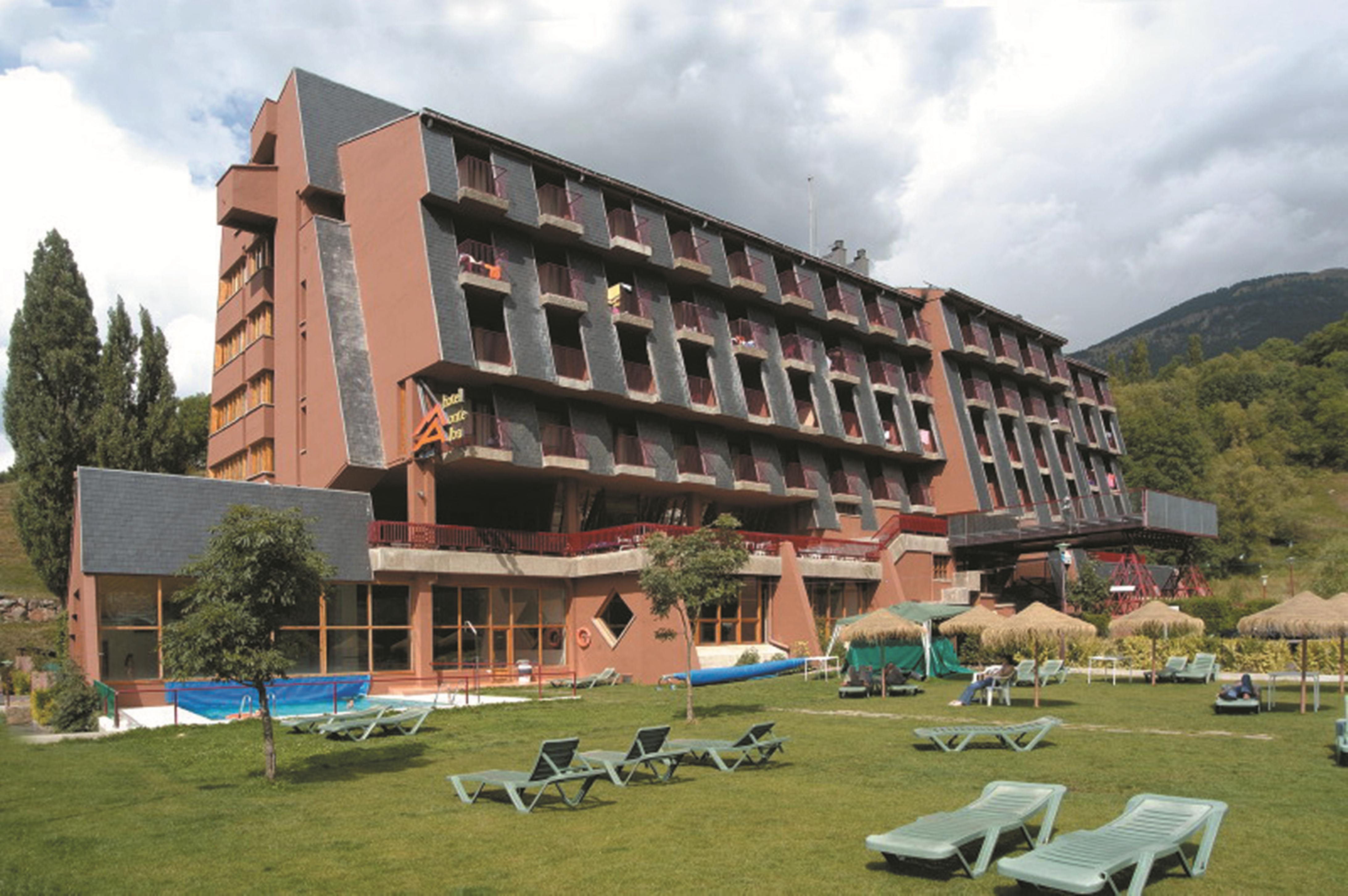 Evenia Monte Alba Hotel Cerler Exterior photo